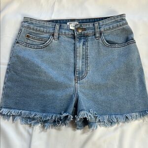 BILLABONG Women’s Denim Raw Hem 5 pocket Shorts Sz 26-EUC